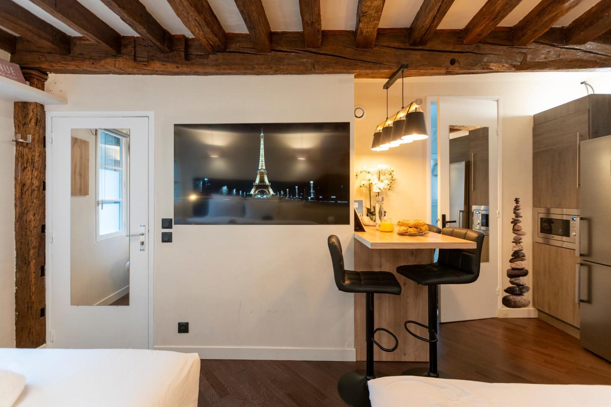 Saint-germain Notre-dame, Rue Des Apartment *